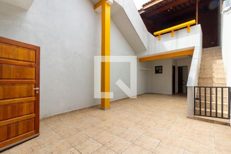 Casa à venda com 248m², 3 quartos e 2 vagas Casa à venda com 248m², 3 quartos e 2 vagasQuintal