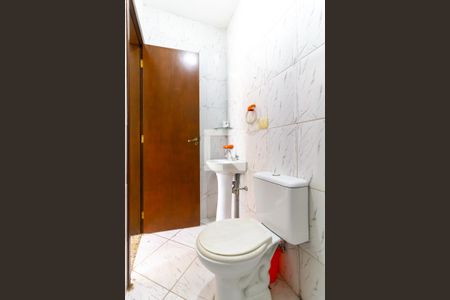 Casa à venda com 248m², 3 quartos e 2 vagas Casa à venda com 248m², 3 quartos e 2 vagasBanheiro de serviço