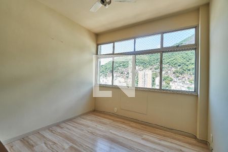 Apartamento à venda com 120m², 4 quartos e 1 vagaQuarto 2