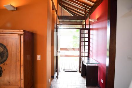 Sala de casa de condomínio para alugar com 3 quartos, 500m² em Vila de São Fernando, Cotia