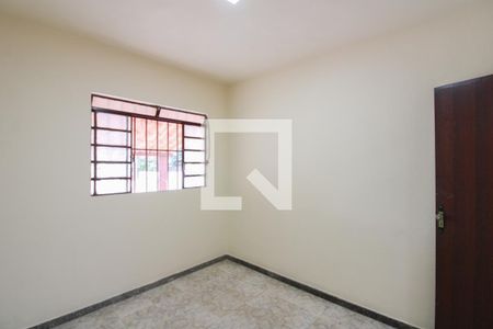Quarto 1 de casa para alugar com 2 quartos, 38m² em Céu Azul, Belo Horizonte