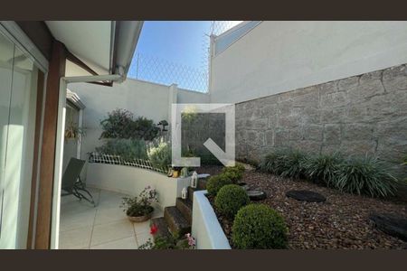 Casa à venda com 157m², 4 quartos e 3 vagas