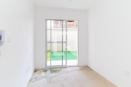 Sala de apartamento para alugar com 2 quartos, 70m² em Vila Carmosina, São Paulo