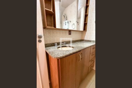 Apartamento à venda com 142m², 3 quartos e 1 vagaBanheiro 01