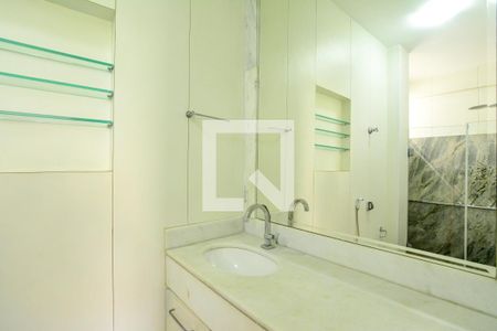 Apartamento para alugar com 384m², 5 quartos e 3 vagasBanheiro 1 