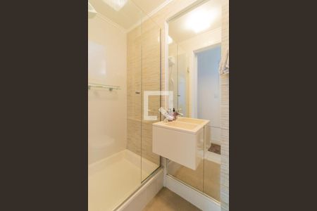 Casa de condomínio à venda com 364m², 4 quartos e 2 vagas Casa de condomínio à venda com 364m², 4 quartos e 2 vagasBanheiro do quarto 4