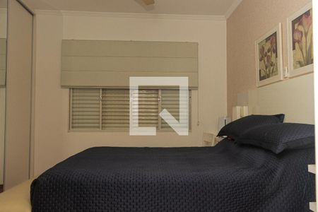 Casa à venda com 250m², 2 quartos e 2 vagasSuíte