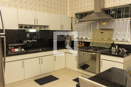 Casa à venda com 250m², 2 quartos e 2 vagasCozinha