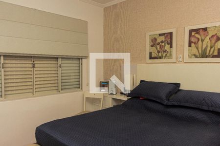 Casa à venda com 250m², 2 quartos e 2 vagasSuíte