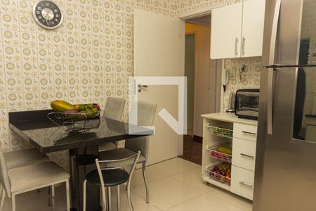 Casa à venda com 250m², 2 quartos e 2 vagasCozinha