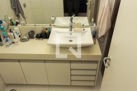 Casa à venda com 250m², 2 quartos e 2 vagasBanheiro da Suíte