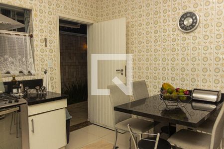 Casa à venda com 250m², 2 quartos e 2 vagasCozinha