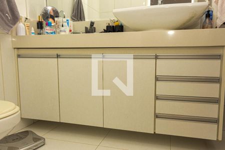 Casa à venda com 250m², 2 quartos e 2 vagasBanheiro da Suíte