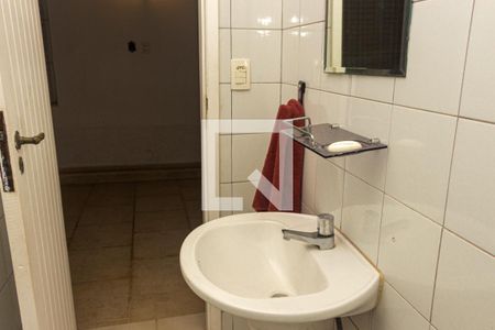 Casa à venda com 250m², 2 quartos e 2 vagasBanheiro da Área de Serviço