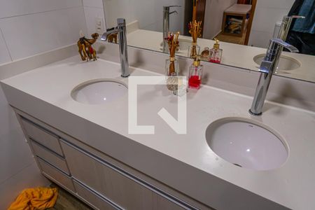 Apartamento à venda com 280m², 4 quartos e 1 vagaBanheiro da Suíte