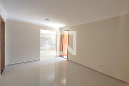 Sala de casa para alugar com 2 quartos, 100m² em Taquara, Rio de Janeiro