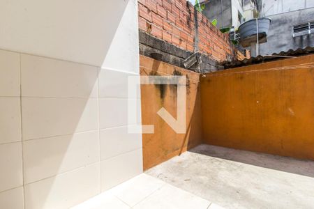 Casa para alugar com 48m², 1 quarto e 1 vagaÁrea de Serviço