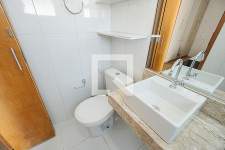 Casa de condomínio à venda com 113m², 3 quartos e 2 vagasBanheiro da suíte