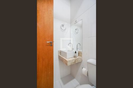 Casa de condomínio à venda com 113m², 3 quartos e 2 vagasBanheiro social