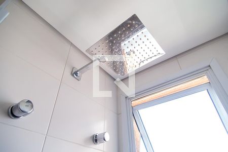 Apartamento para alugar com 60m², 2 quartos e 2 vagasBanheiro da Suíte - Chuveiro