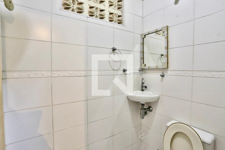 Casa para alugar com 450m², 2 quartos e 4 vagasBanheiro de serviço