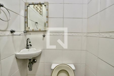 Casa para alugar com 450m², 2 quartos e 4 vagasBanheiro de serviço