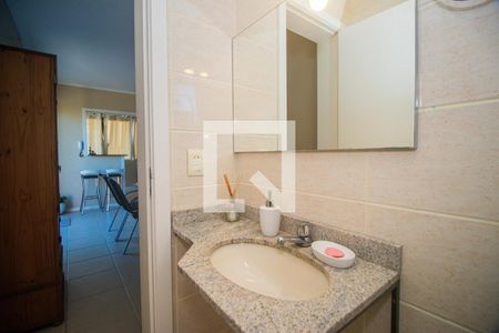 Apartamento à venda com 220m², 2 quartos e 3 vagas Apartamento à venda com 220m², 2 quartos e 3 vagasBanheiro Auxiliar