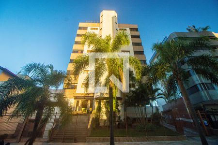 Apartamento à venda com 220m², 2 quartos e 3 vagas Apartamento à venda com 220m², 2 quartos e 3 vagasFachada