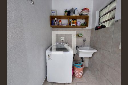 Casa à venda com 150m², 3 quartos e 1 vagaÁrea de Serviço