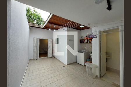 Casa à venda com 150m², 3 quartos e 1 vagaÁrea de Serviço