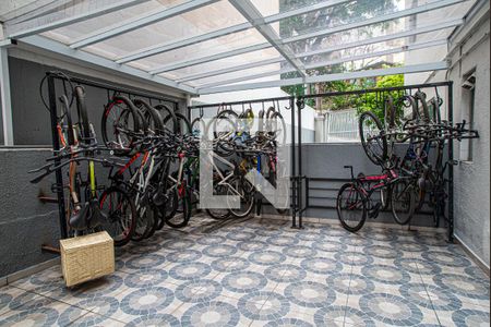 Apartamento à venda com 28m², 1 quarto e sem vagaÁrea comum - Bicicletário