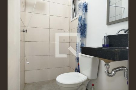 Banheiro de apartamento para alugar com 2 quartos, 45m² em Santa Maria, Santo André