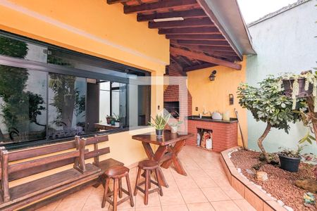 Casa à venda com 173m², 3 quartos e 5 vagas Casa à venda com 173m², 3 quartos e 5 vagasChurrasqueira e jardim