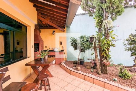 Casa à venda com 173m², 3 quartos e 5 vagas Casa à venda com 173m², 3 quartos e 5 vagasChurrasqueira e jardim