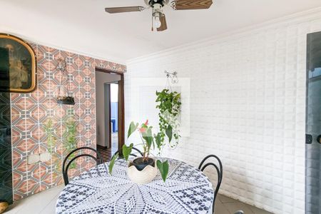 Casa à venda com 173m², 3 quartos e 5 vagas Casa à venda com 173m², 3 quartos e 5 vagasSala externa