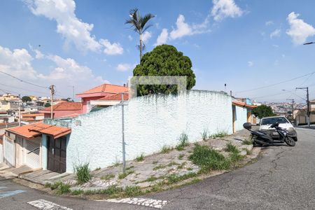 Casa à venda com 173m², 3 quartos e 5 vagas Casa à venda com 173m², 3 quartos e 5 vagasFachada
