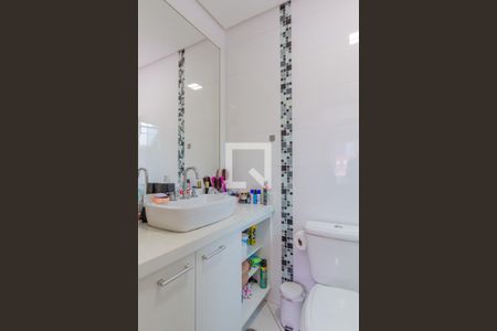 Casa à venda com 230m², 3 quartos e 3 vagas Casa à venda com 230m², 3 quartos e 3 vagasBanheiro da suíte