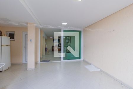 Casa à venda com 230m², 3 quartos e 3 vagas Casa à venda com 230m², 3 quartos e 3 vagasChurrasqueira