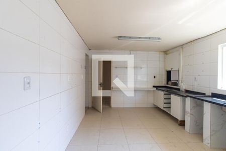 Casa para alugar com 350m², 2 quartos e 10 vagasCozinha
