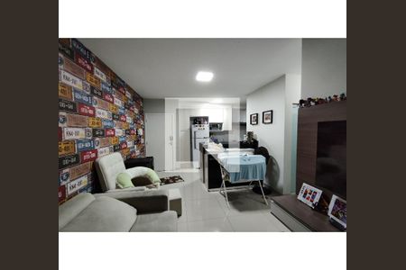 Sala de apartamento para alugar com 2 quartos, 47m² em Jardim Rodrigues Alves, Ferraz de Vasconcelos
