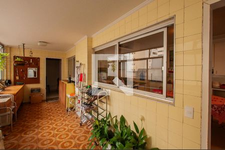 Apartamento à venda com 205m², 3 quartos e 1 vagaÁrea de Serviço