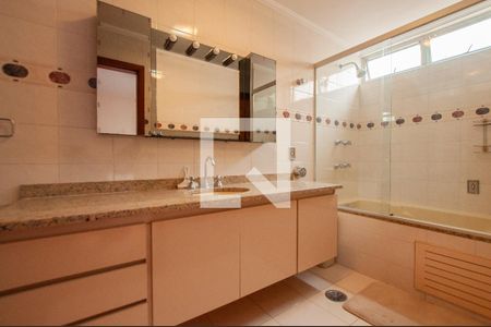 Apartamento à venda com 205m², 3 quartos e 1 vagaBanheiro da Suíte