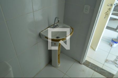 Lavabo de casa de condomínio à venda com 2 quartos, 100m² em Taquara, Rio de Janeiro