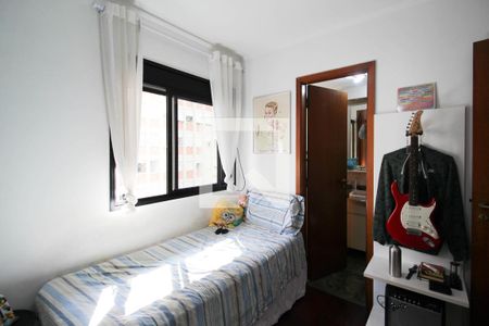 Apartamento para alugar com 142m², 4 quartos e 2 vagas Apartamento para alugar com 142m², 4 quartos e 2 vagasQuarto