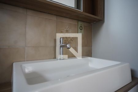Banheiro de kitnet/studio para alugar com 1 quarto, 37m² em Sarandi, Porto Alegre