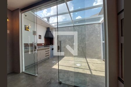 Casa à venda com 250m², 2 quartos e 2 vagas Casa à venda com 250m², 2 quartos e 2 vagasChurrasqueira