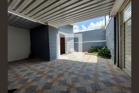 Casa à venda com 250m², 2 quartos e 2 vagas Casa à venda com 250m², 2 quartos e 2 vagasGaragem