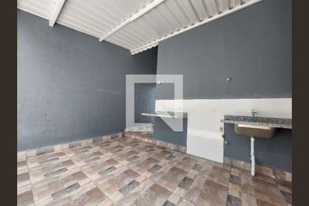 Casa à venda com 250m², 2 quartos e 2 vagas Casa à venda com 250m², 2 quartos e 2 vagasLavanderia