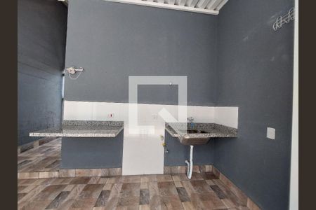 Casa à venda com 250m², 2 quartos e 2 vagas Casa à venda com 250m², 2 quartos e 2 vagasLavanderia