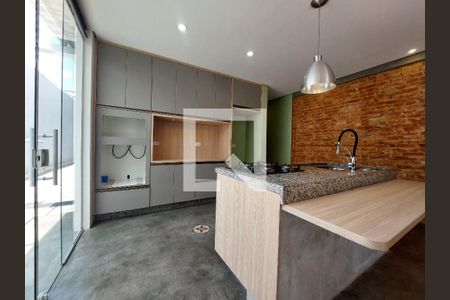 Casa à venda com 250m², 2 quartos e 2 vagas Casa à venda com 250m², 2 quartos e 2 vagasCozinha